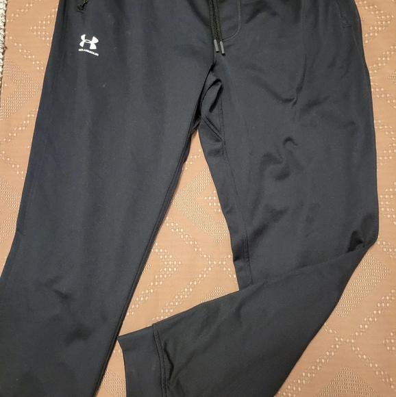 Mens Under Armour pants - Picture 2 of 4